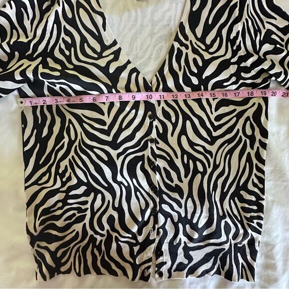 Josephine Chaus sz M 50% Silk Leopard Print Animal Knit Cardigan Sweater - EUC - Picture 6 of 7